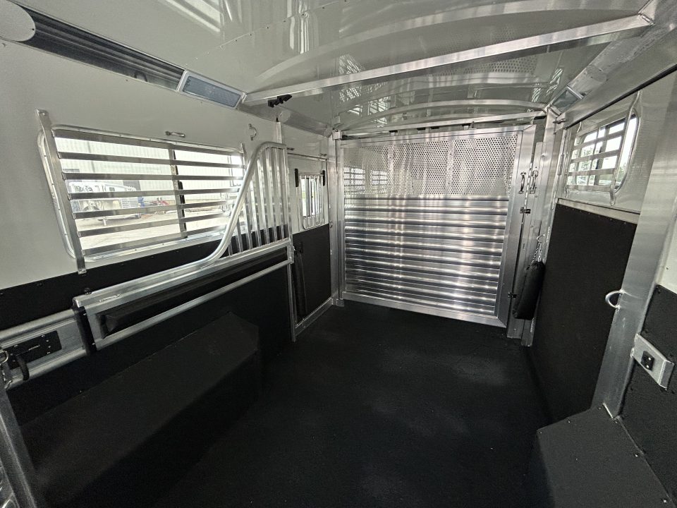 New 2027 4-Star Trailers 5-8 Horse Head to Head Horse Trailer