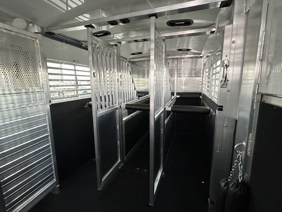 New 2027 4-Star Trailers 5-8 Horse Head to Head Horse Trailer