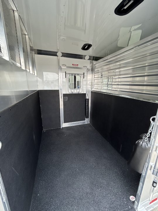 New 2027 4-Star Trailers 5-8 Horse Head to Head Horse Trailer