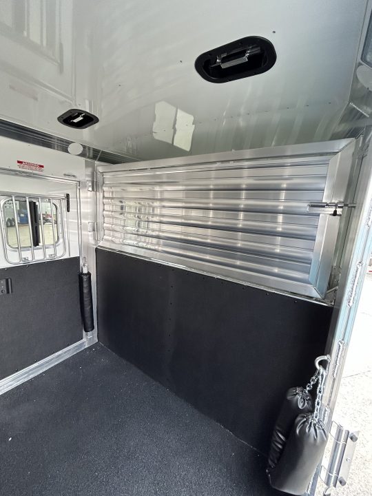 New 2027 4-Star Trailers 5-8 Horse Head to Head Horse Trailer