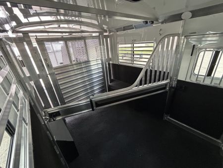 New 2027 4-Star Trailers 5-8 Horse Head to Head Horse Trailer