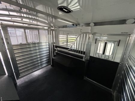 New 2027 4-Star Trailers 5-8 Horse Head to Head Horse Trailer