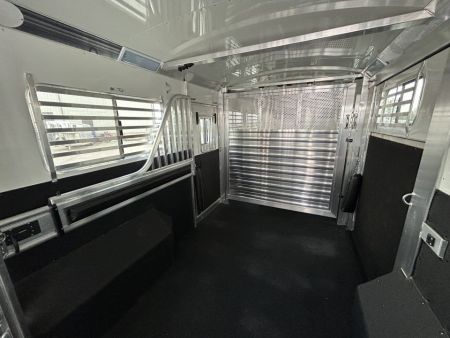 New 2027 4-Star Trailers 5-8 Horse Head to Head Horse Trailer