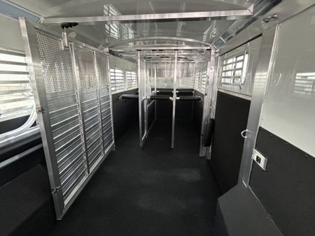 New 2027 4-Star Trailers 5-8 Horse Head to Head Horse Trailer