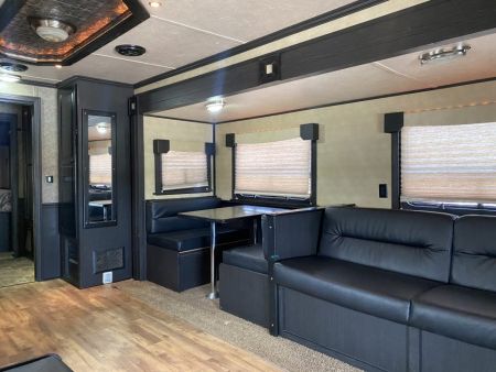 Used 2005 Columbia 40' Motorhome