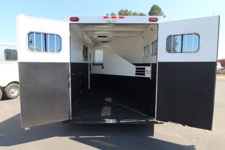 Used 2007 Trails West Sierra GN 2 Horse Trailer