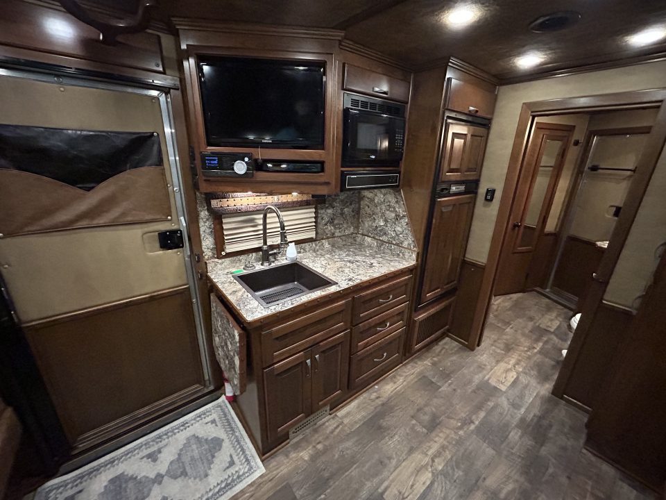 Used 2016 Hart Trailers 4 Horse Living Quarters Horse Trailer