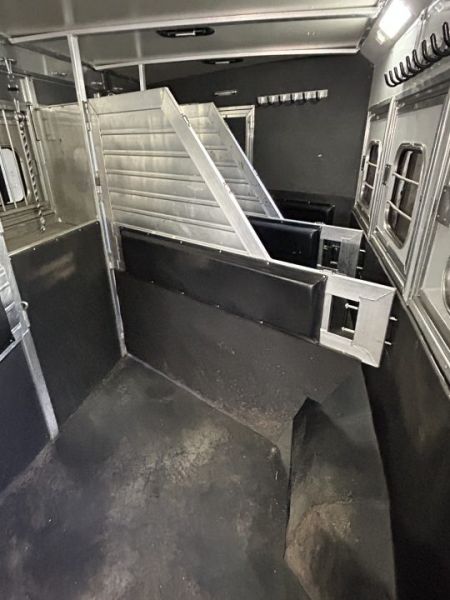 Used 2016 Hart Trailers 4 Horse Living Quarters Horse Trailer