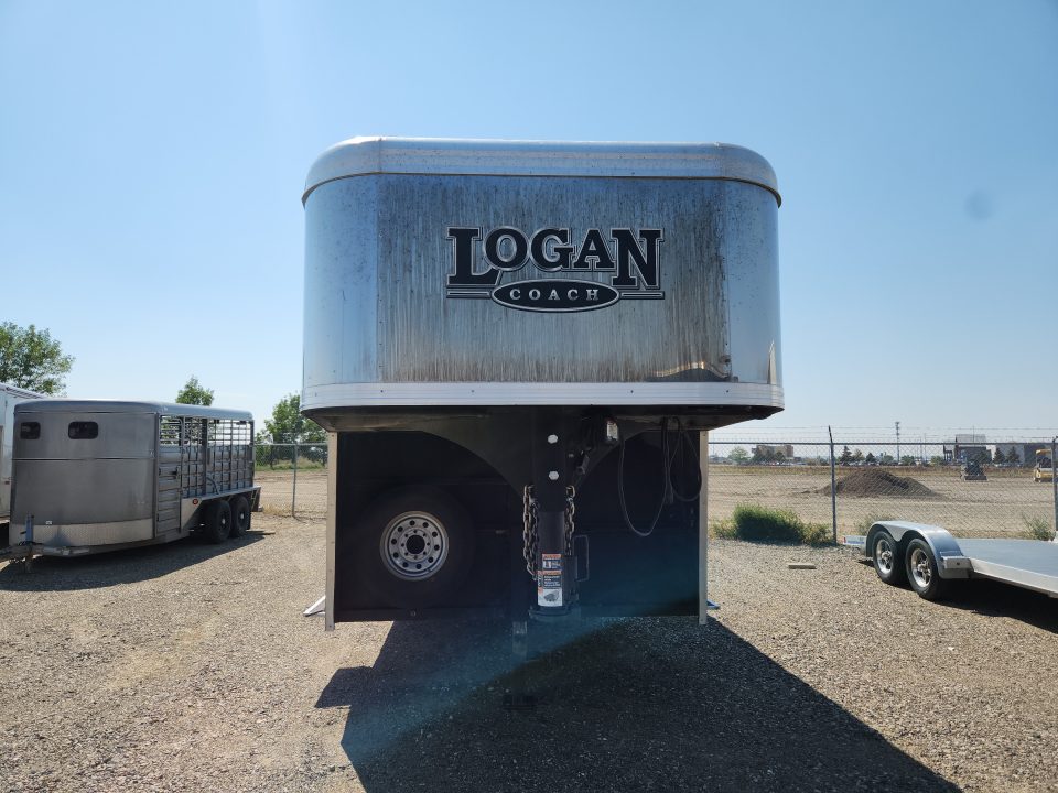 2019 Logan Coach photo 3