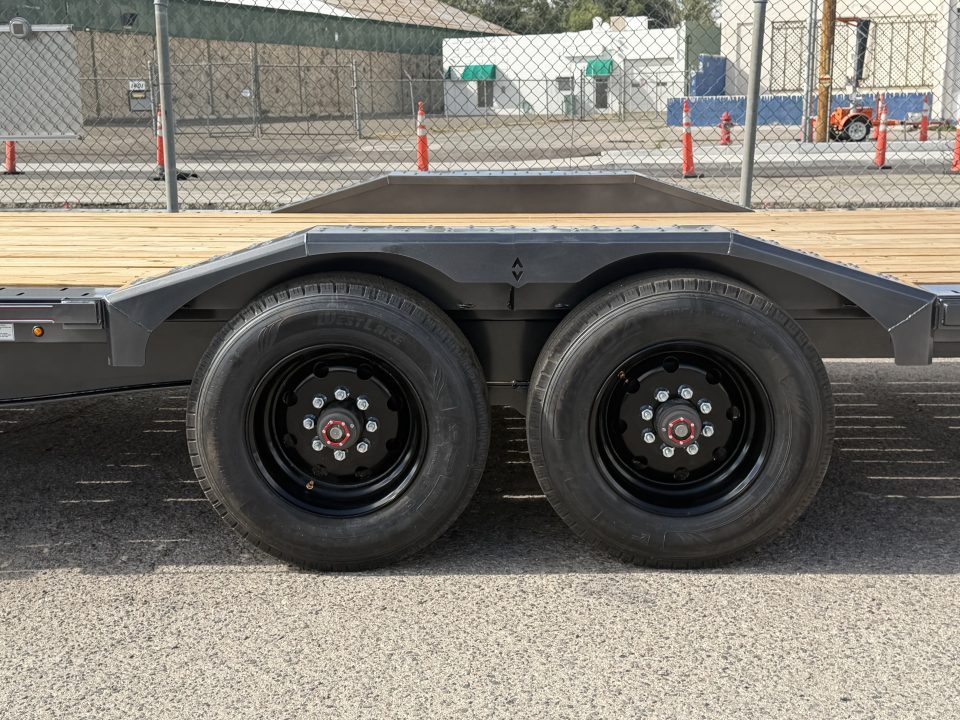 New 2026 Diamond C HXD 102"x24' - 23K Equipment Tilt Trailer