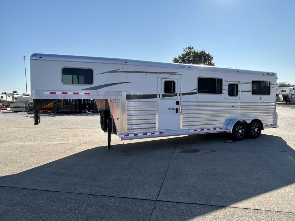New 2027 4-Star Trailers 2+1 Horse Trailer