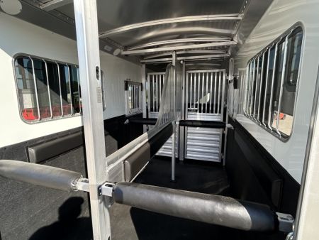 New 2027 4-Star Trailers 2+1 Horse Trailer