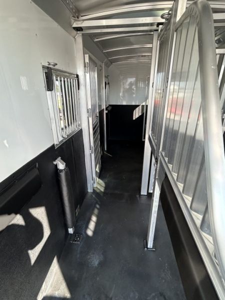 New 2027 4-Star Trailers 2+1 Horse Trailer