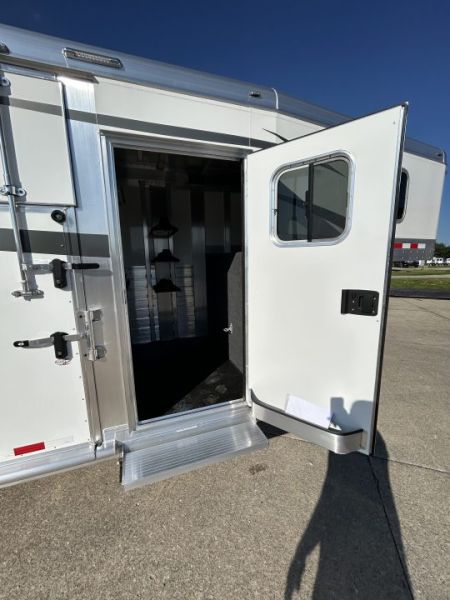 New 2027 4-Star Trailers 2+1 Horse Trailer