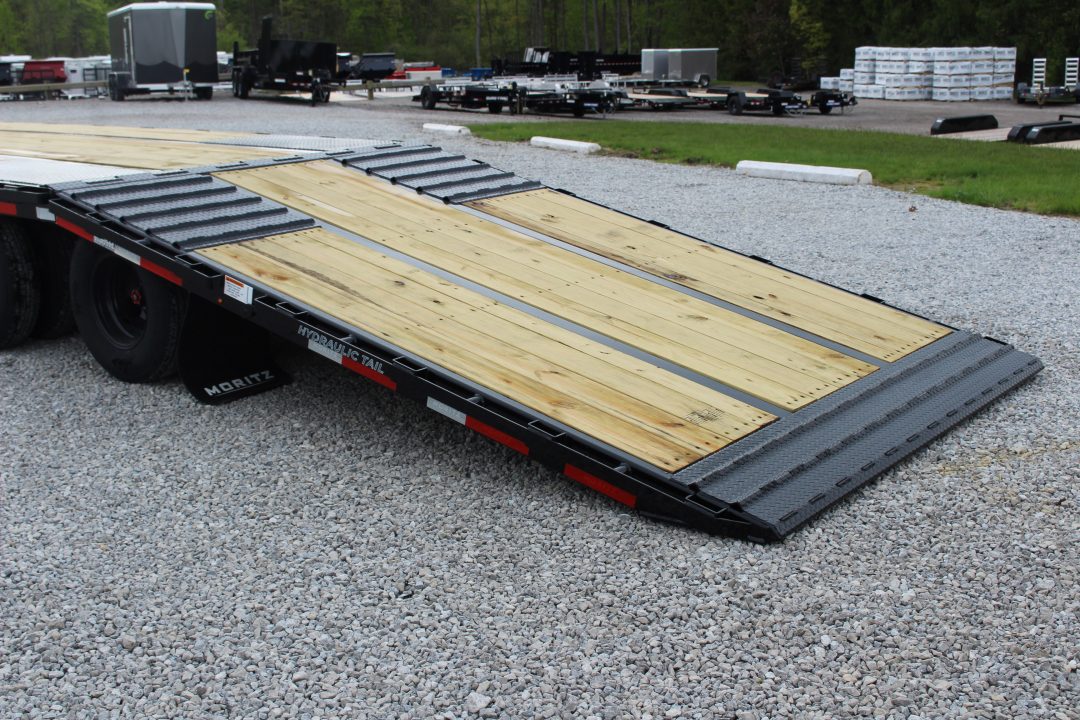 New 2027 Moritz FDGH Hydraulic Tail 30' GOOSENECK Deckover Flatbed Trailer- 25900# GVW