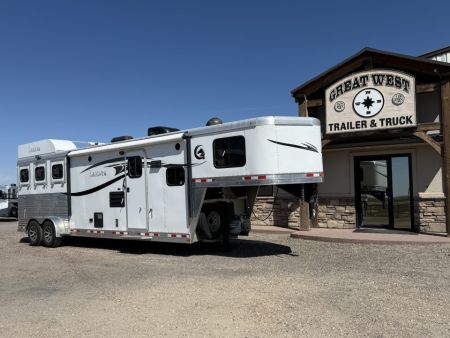 Used 2014 Lakota C311 Horse Trailer