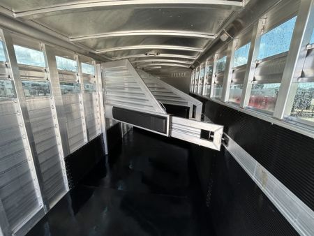 Used 2025 Elite Trailers 4 Horse Horse Trailer