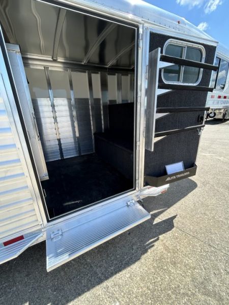 Used 2025 Elite Trailers 4 Horse Horse Trailer