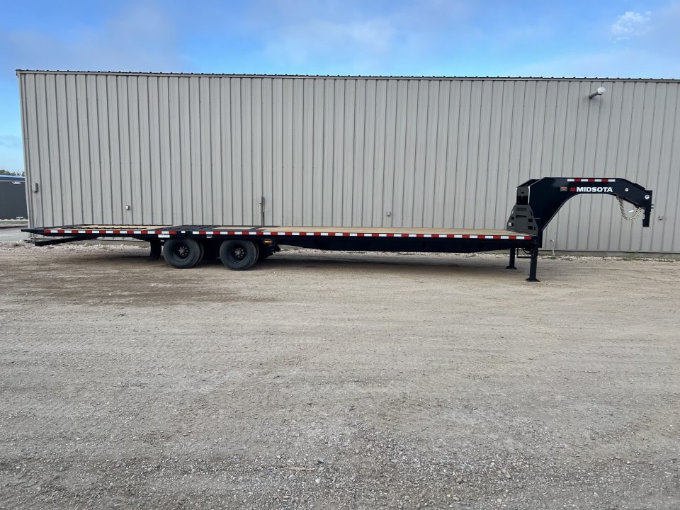 New 2027 Midsota 36' Gooseneck Hydraulic Tail Flatbed Trailer