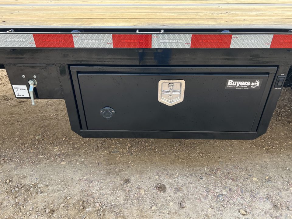 New 2027 Midsota 36' Gooseneck Hydraulic Tail Flatbed Trailer