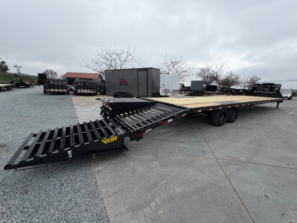 New 2027 Big Tex Trailers 14GN-40D5A-MR 8.5FT X 40FT 15.9K GVW Equipment Trailer