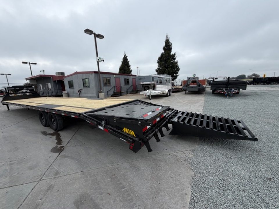 New 2027 Big Tex Trailers 14GN-40D5A-MR 8.5FT X 40FT 15.9K GVW Equipment Trailer