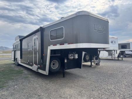 Used 2019 Logan Coach 4H BULLSEYE LQ 812 w/ REAR TACK
