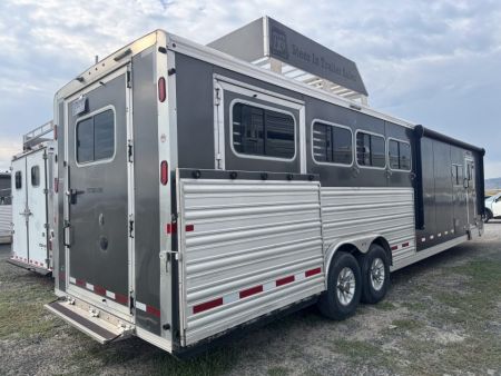 Used 2019 Logan Coach 4H BULLSEYE LQ 812 w/ REAR TACK