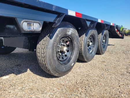 New 2027 Load Trail 102"x32' Gooseneck Triple Axle Deckover Trailer