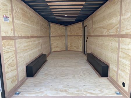 New United UJ-8.5X18 Cargo Enclosed Trailer