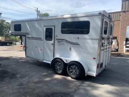 Used 2013 Kingston Trailers 2h GN D/Room Horse Trailer