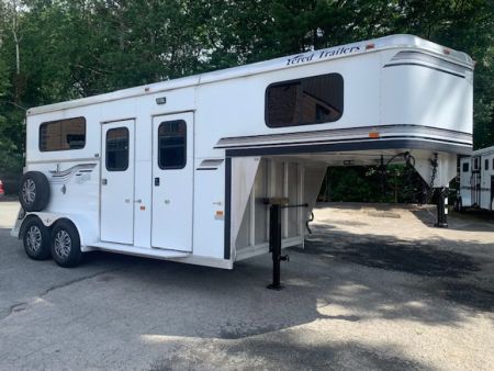 Used 2013 Kingston Trailers 2h GN D/Room Horse Trailer