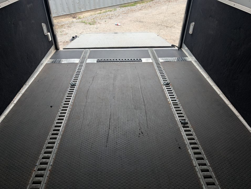 Used 2019 8.5X50 Vintage GOOSENECK RACE TRAILER
