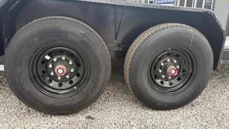 New 2025 PJ Trailers 22' EQUIP TILT stock# 072131