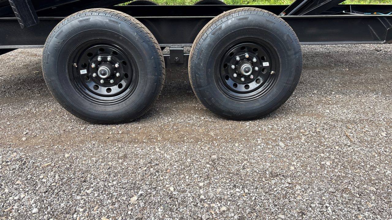 New 2026 PJ Trailers 83x16 DM