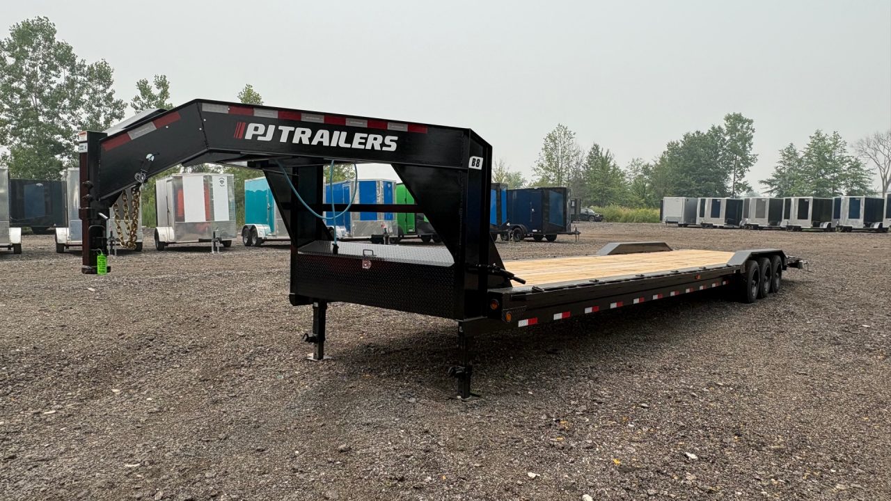 New 2027 PJ Trailers 8x40 Gooseneck Deckover stock# 074968