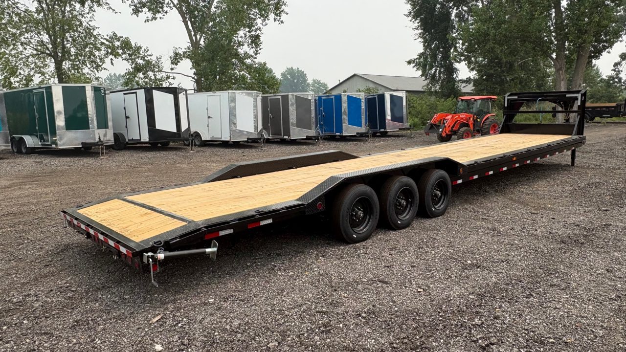 New 2027 PJ Trailers 8x40 Gooseneck Deckover stock# 074968