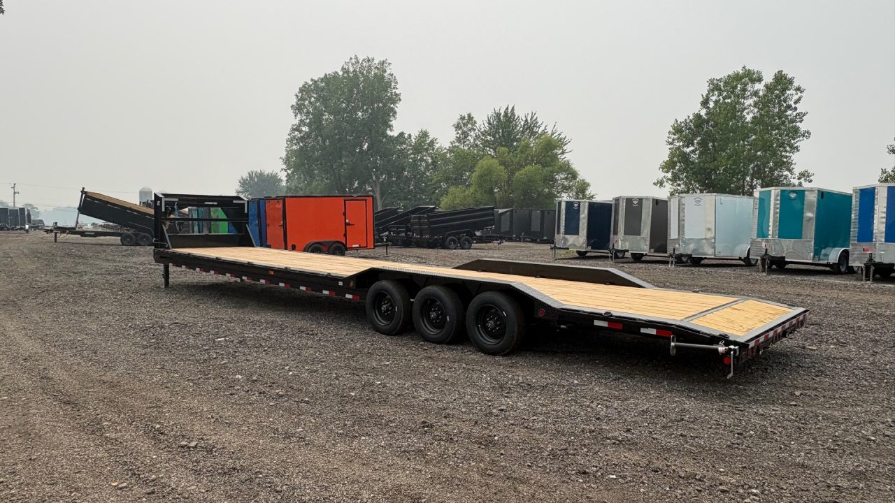 New 2027 PJ Trailers 8x40 Gooseneck Deckover stock# 074968