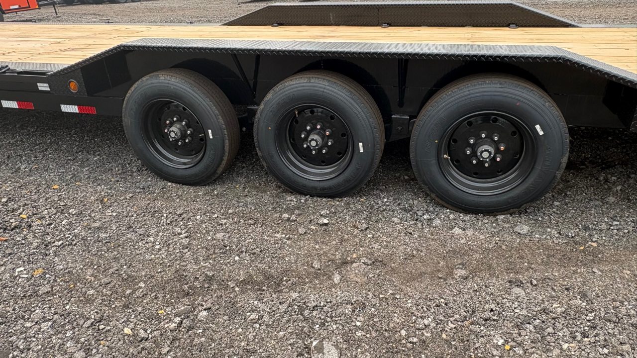 New 2027 PJ Trailers 8x40 Gooseneck Deckover stock# 074968