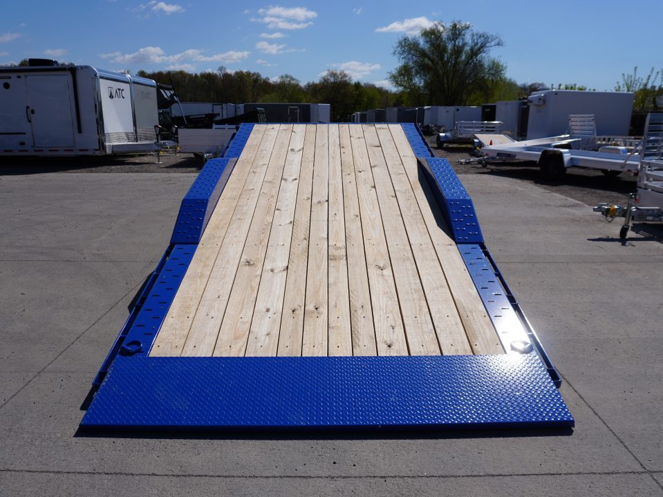 New 2026 Diamond C Trailers 22ft Tilt