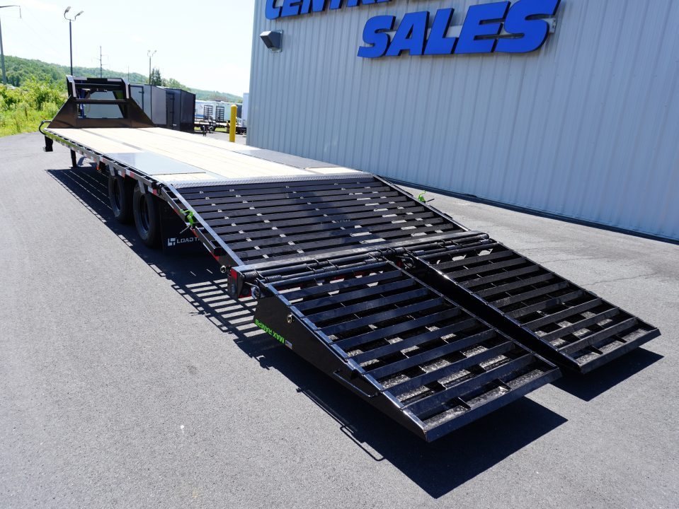 New 2027 Load Trail 30ft Gooseneck Deckover Trailer