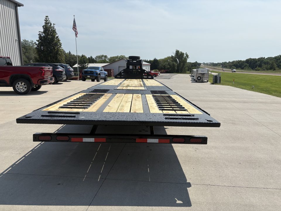 New 2027 Midsota FBHB3612-259G Hydraulic Tail Goosneck Deckover Trailer