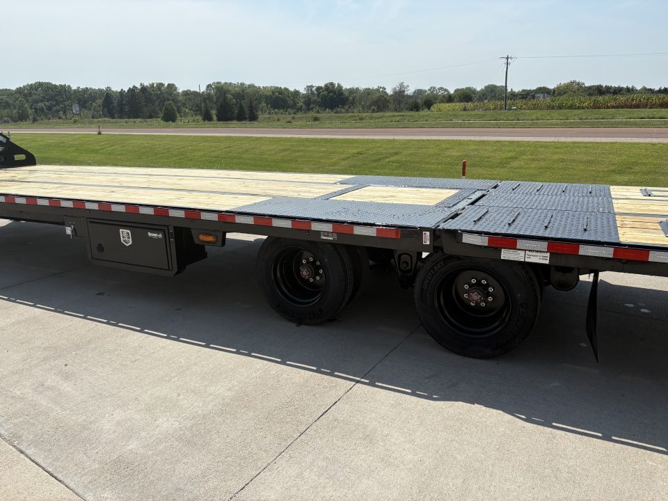 New 2027 Midsota FBHB3612-259G Hydraulic Tail Goosneck Deckover Trailer