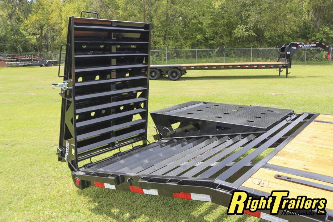 New 2027 8.5X40 PJ Gooseneck Equipment Trailer