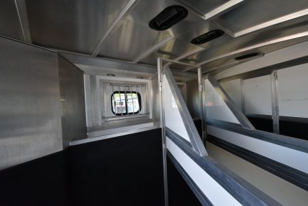 Used 2003 Jamco Series 2000 Horse Trailer