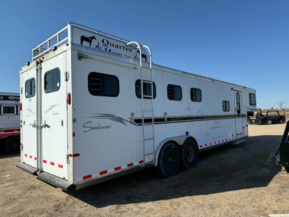 Used 2003 Sundowner Sunlight 727 Horse Trailer
