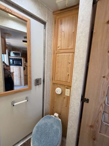 Used 2003 Sundowner Sunlight 727 Horse Trailer
