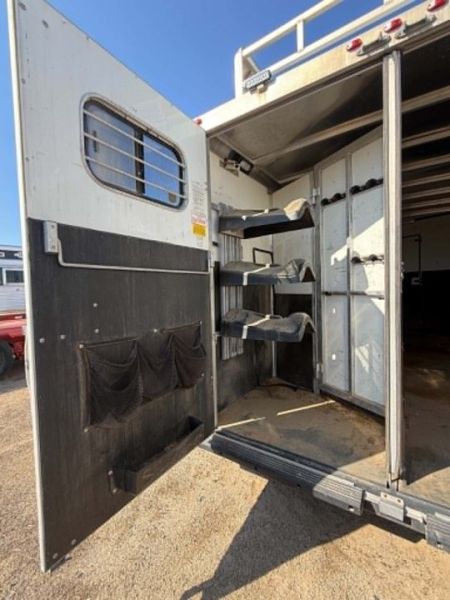 Used 2003 Sundowner Sunlight 727 Horse Trailer