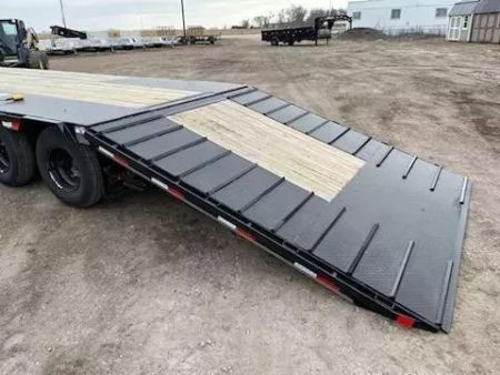 New 2027 Delco Trailers 32' Hydraulic Dove Tail Gooseneck 22,999#lb GVWR Deckover Trailer