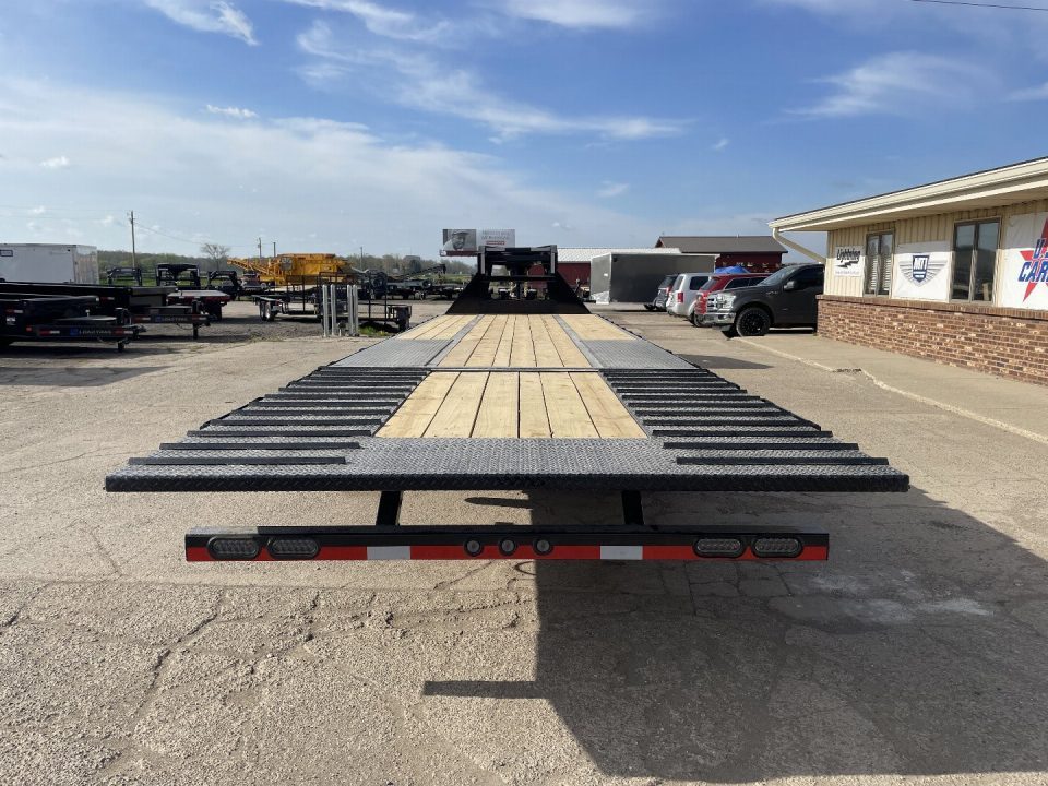 New 2027 Load Trail 102x34 26K Gooseneck Bodies